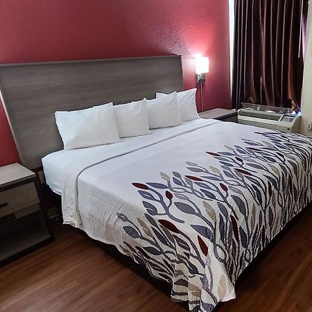 Red Roof Inn & Suites Cornelius - Lake Norman Εξωτερικό φωτογραφία