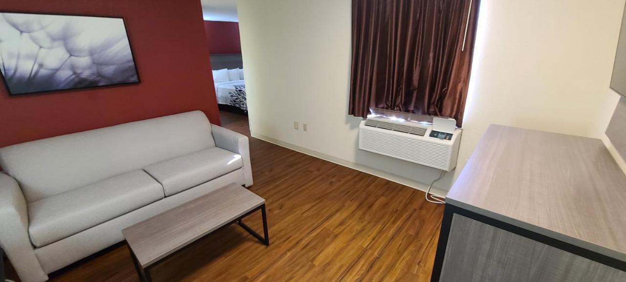 Red Roof Inn & Suites Cornelius - Lake Norman Εξωτερικό φωτογραφία