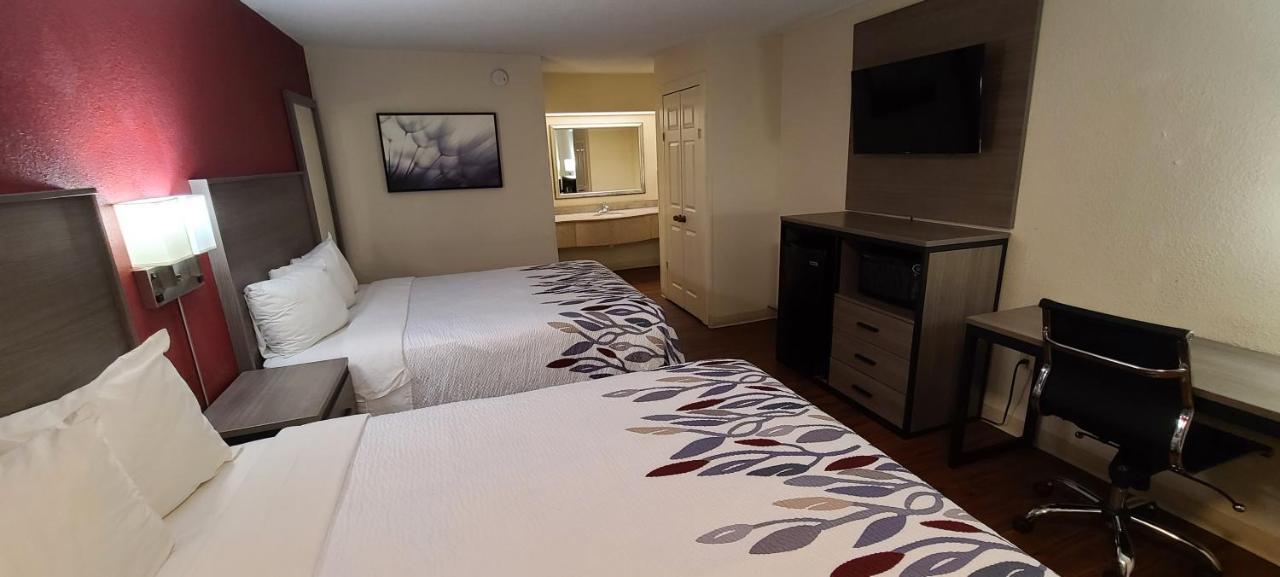 Red Roof Inn & Suites Cornelius - Lake Norman Εξωτερικό φωτογραφία
