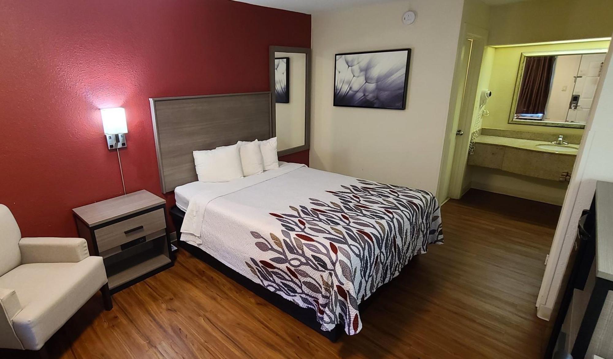 Red Roof Inn & Suites Cornelius - Lake Norman Εξωτερικό φωτογραφία