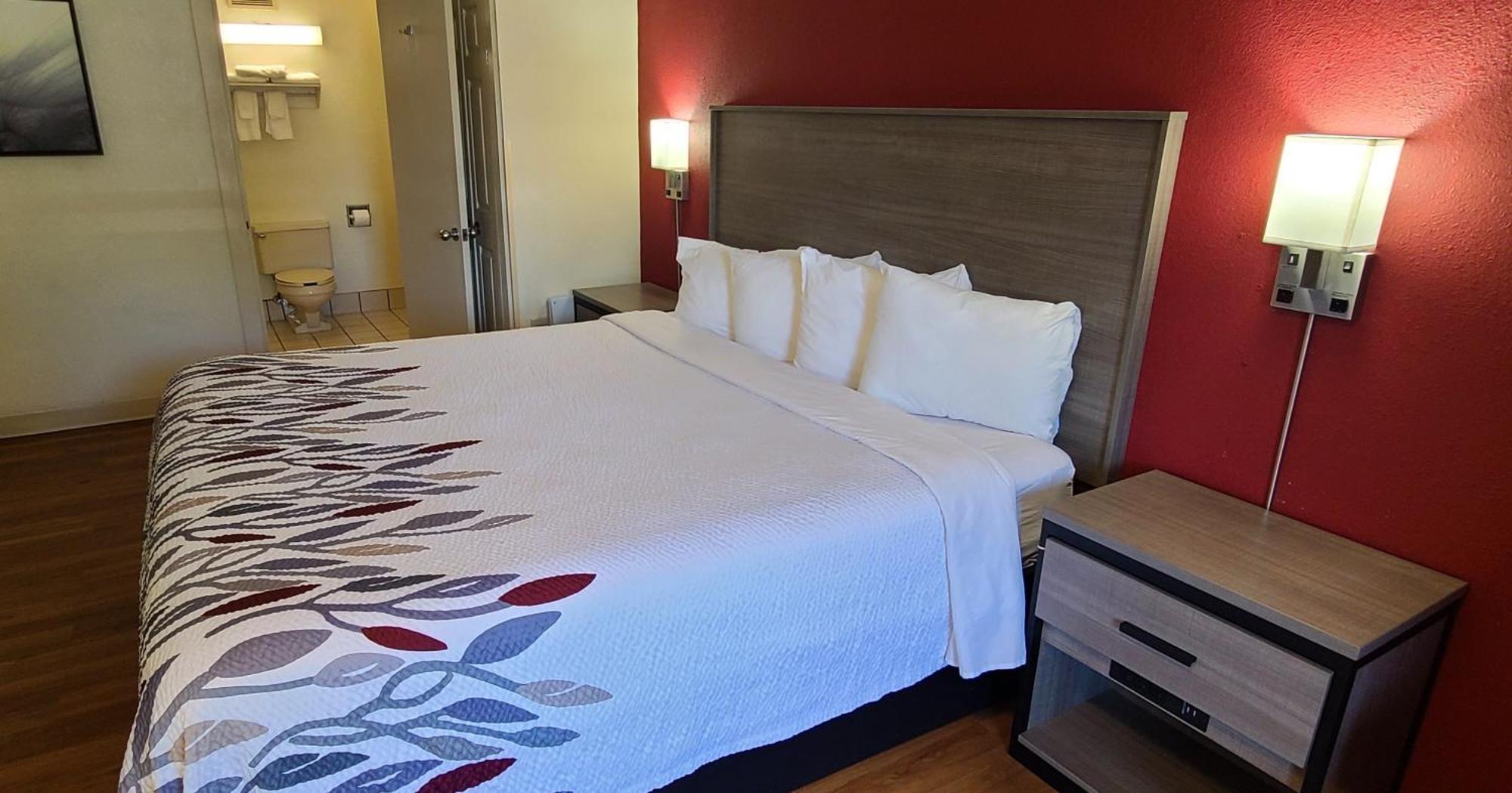 Red Roof Inn & Suites Cornelius - Lake Norman Εξωτερικό φωτογραφία