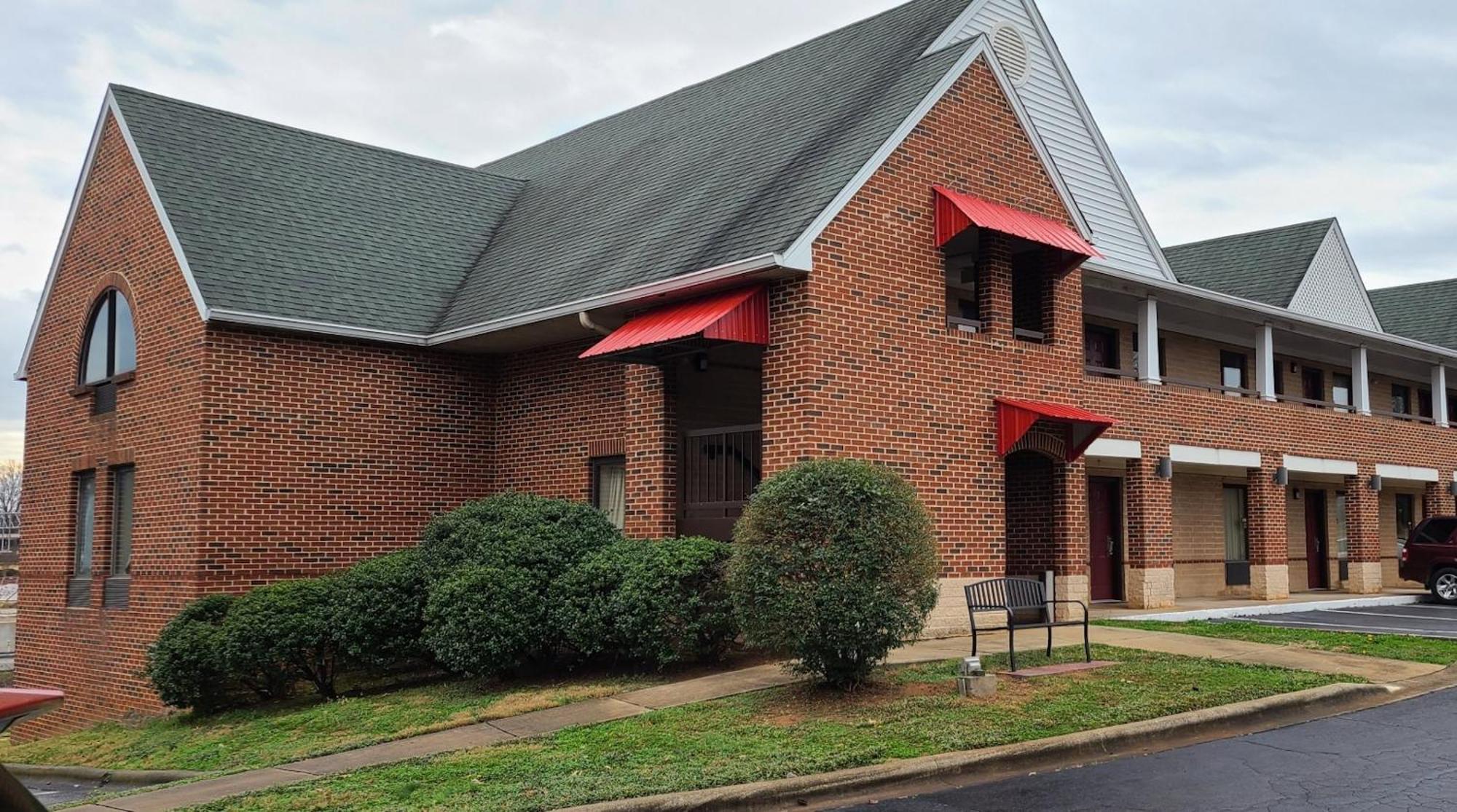 Red Roof Inn & Suites Cornelius - Lake Norman Εξωτερικό φωτογραφία