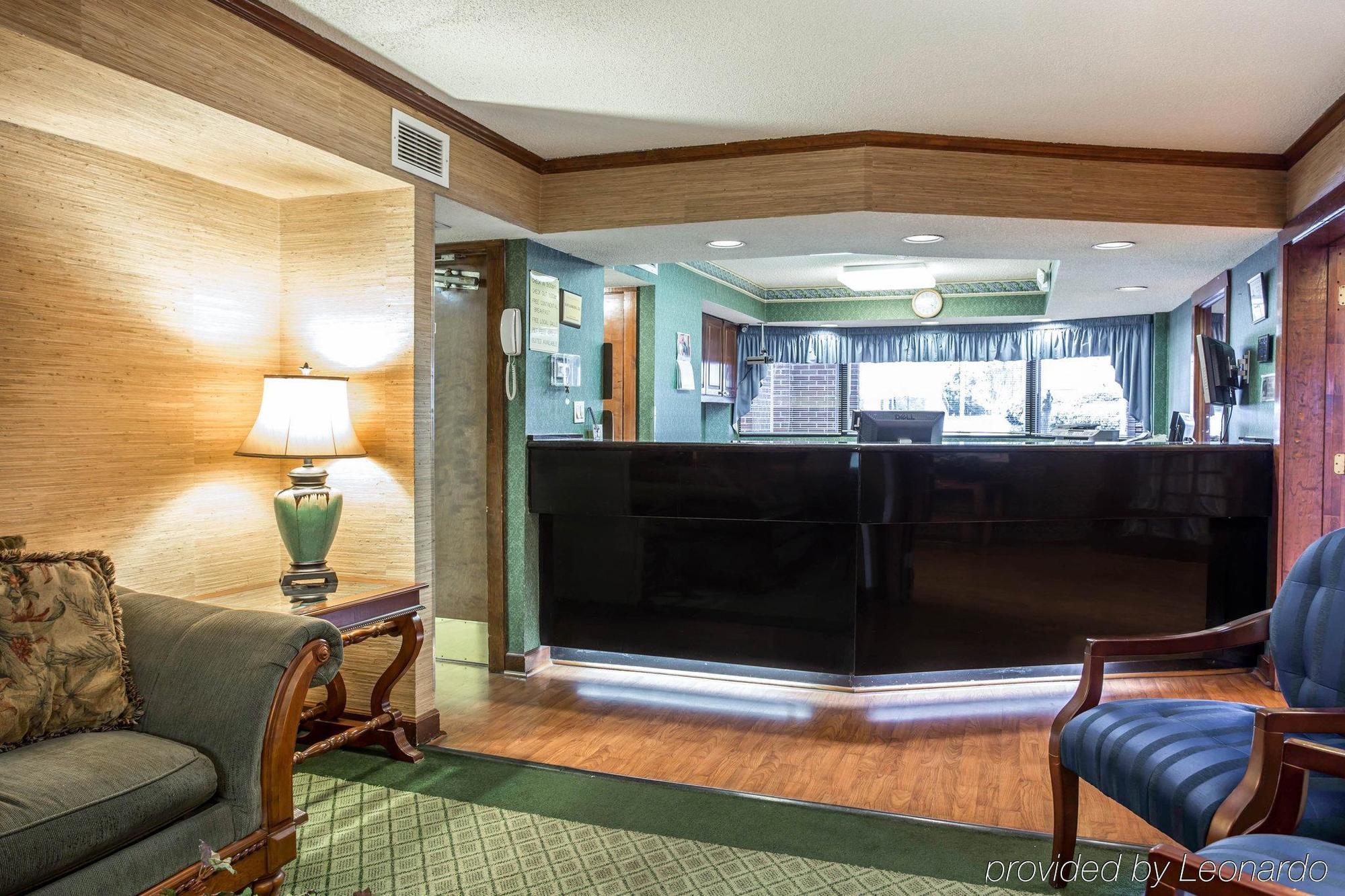 Red Roof Inn & Suites Cornelius - Lake Norman Εξωτερικό φωτογραφία