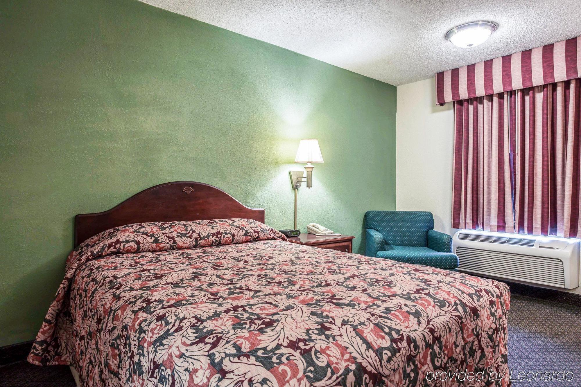 Red Roof Inn & Suites Cornelius - Lake Norman Εξωτερικό φωτογραφία