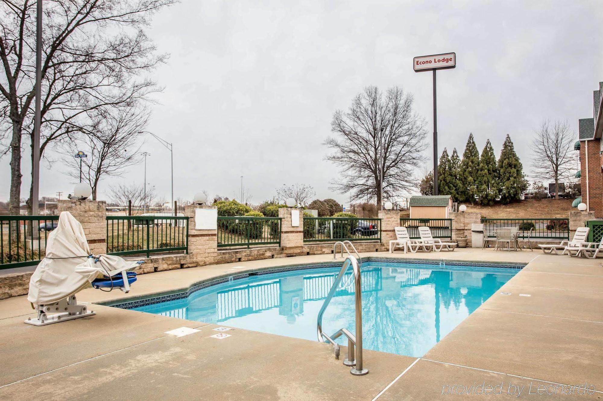 Red Roof Inn & Suites Cornelius - Lake Norman Εξωτερικό φωτογραφία